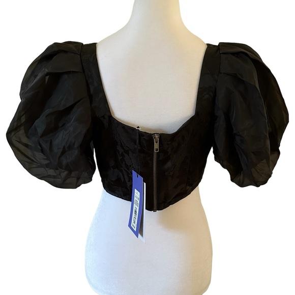 Future Collective Women’s Puff Short Sleeves Cropped Blouse Black Size 6 NWT - Picture 2 of 7